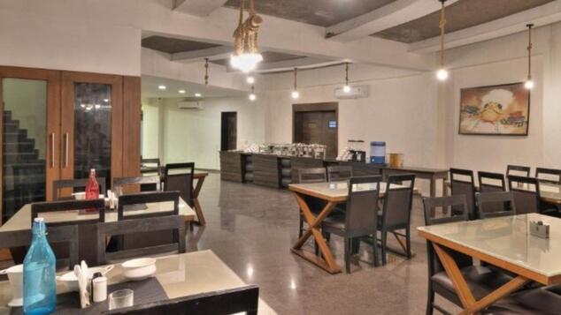 Om Sanctuary Resort By Pinks Hospitality Rupawati Ngoại thất bức ảnh